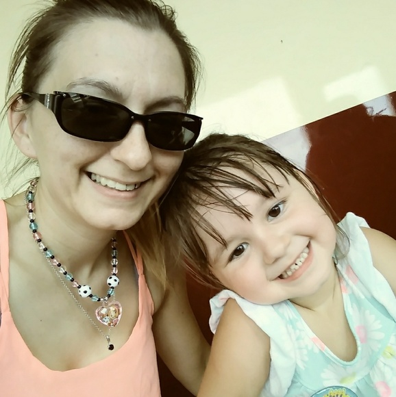 ⭐Meet your posher!⭐ Hi!!!⭐ - Picture 6 of 8